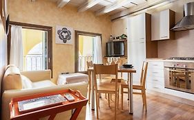Residence Dei Frutti In Pieno Centro - Il Gelso